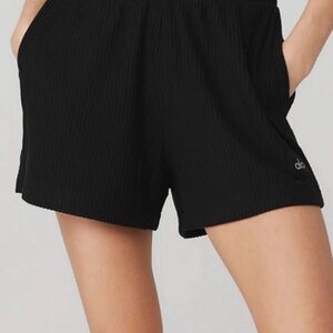 ALO Yoga Women's muse Ribbed Black Athletic Shorts XXS